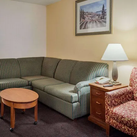 Rodeway Inn Colonial Heights I-95-2